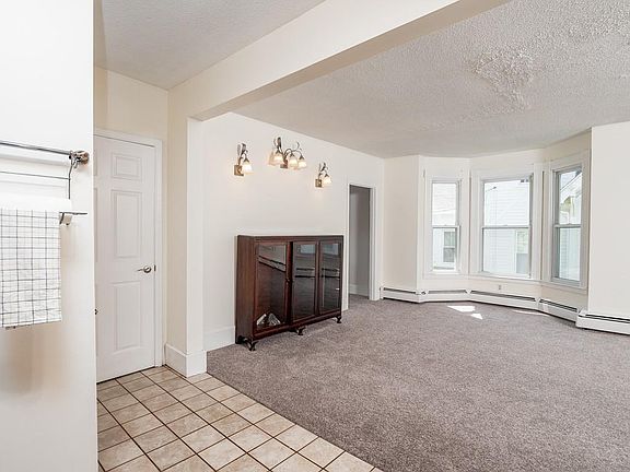 5th image of 62 Arlington St #B