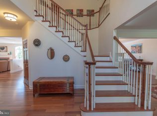 1961 Huntingdon Rd, Huntingdon Valley, PA 19006