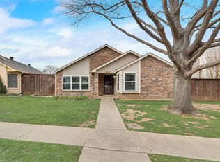 1305 Maplewood Dr, Lewisville, TX 75067