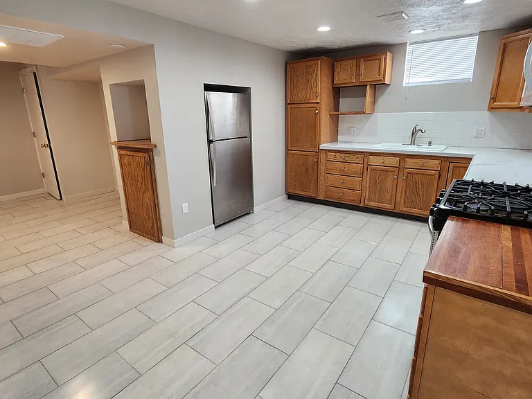 1144 Hazen St SE #B — Photo 6