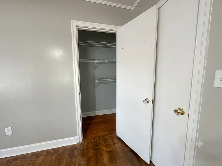500 Pilot St — Photo 5