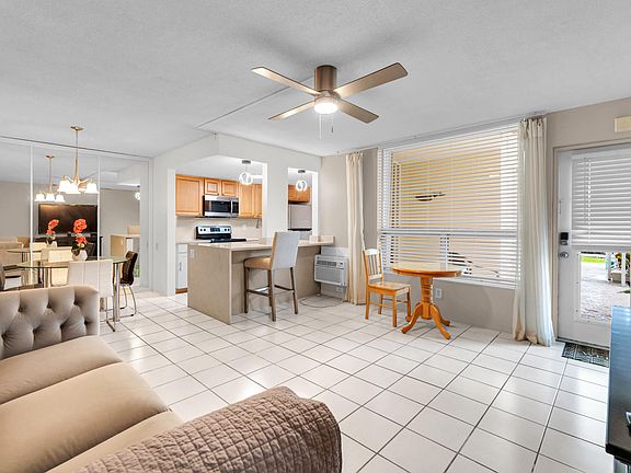 5th image of 2840 NE 33RD Court #2