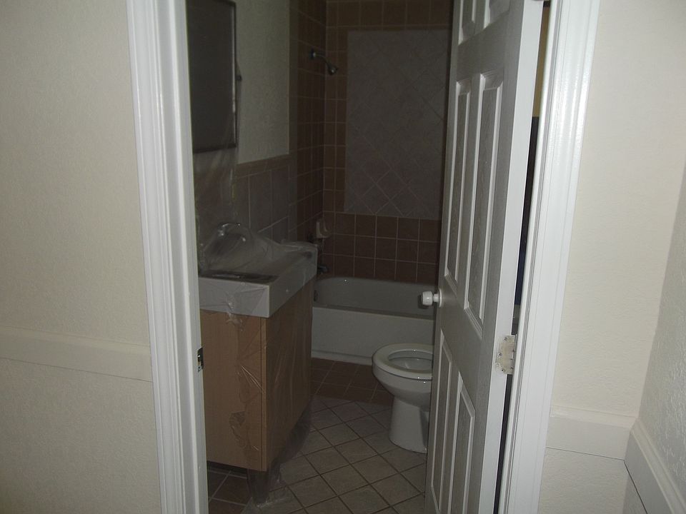 2nd image of 600 Solano St APT C