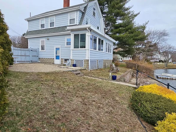 4 Lake View Pl, Lynn, MA 01904