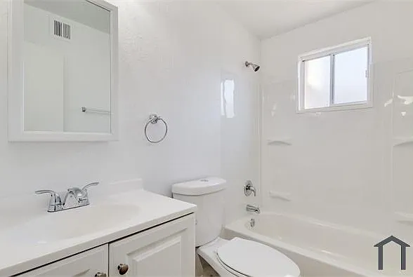 3319 N 32nd St #9 — Photo 6