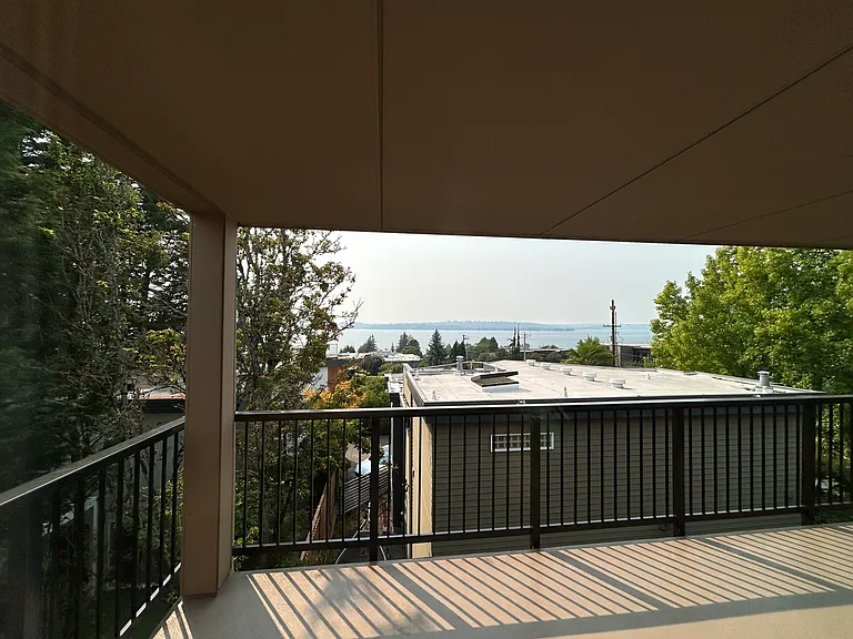 303 10th Ave S #302 — Photo 6