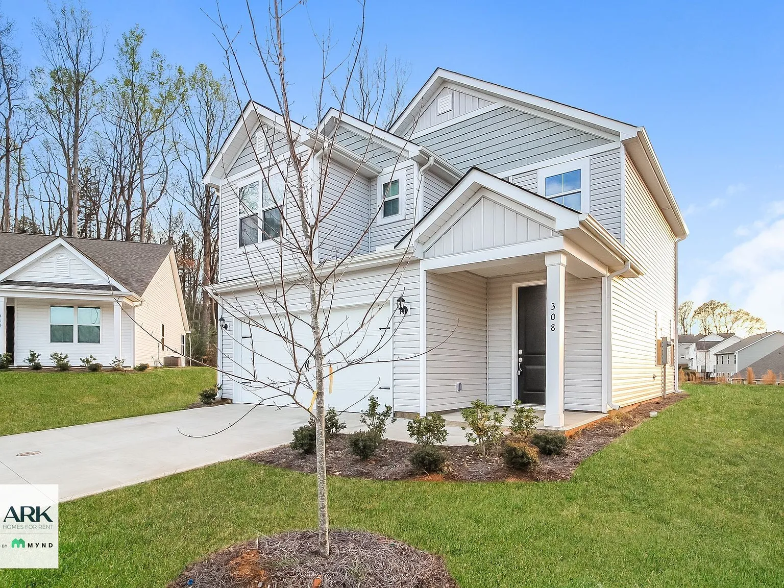 4 bed, 2.5 bath, 1686 sqft, $1,955 — Photo 2
