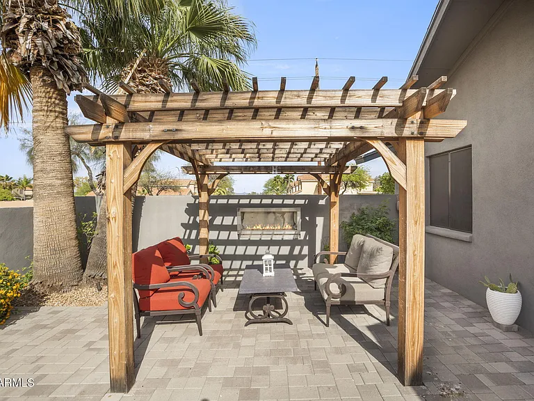 3141 E Sierra St — Photo 10