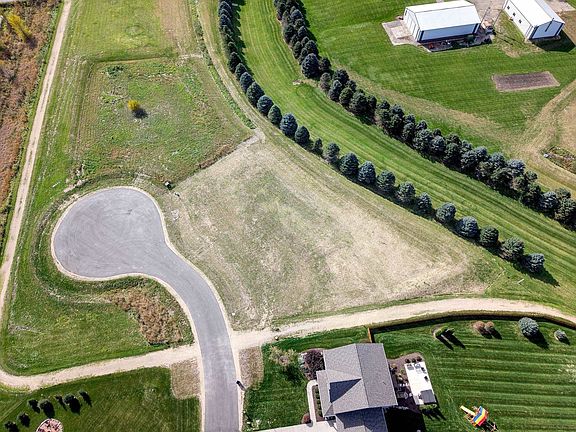 3rd image of 1 Bell Vine Ct