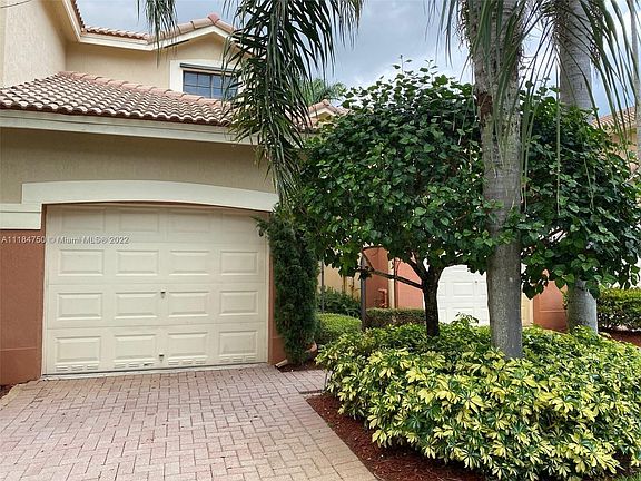 2nd image of 4323 Vineyard Cir #4323