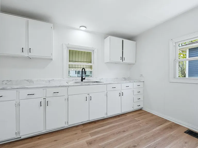4014 Oliver St — Photo 3