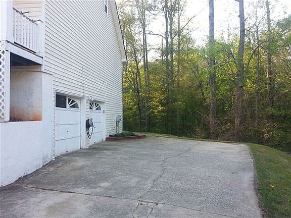 Right Side of the home - Garage