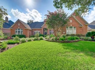 3303 Oakmont Dr, Sugar Land, TX 77479