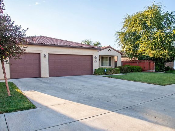 3rd image of 2033 N Mae Carden Ct
