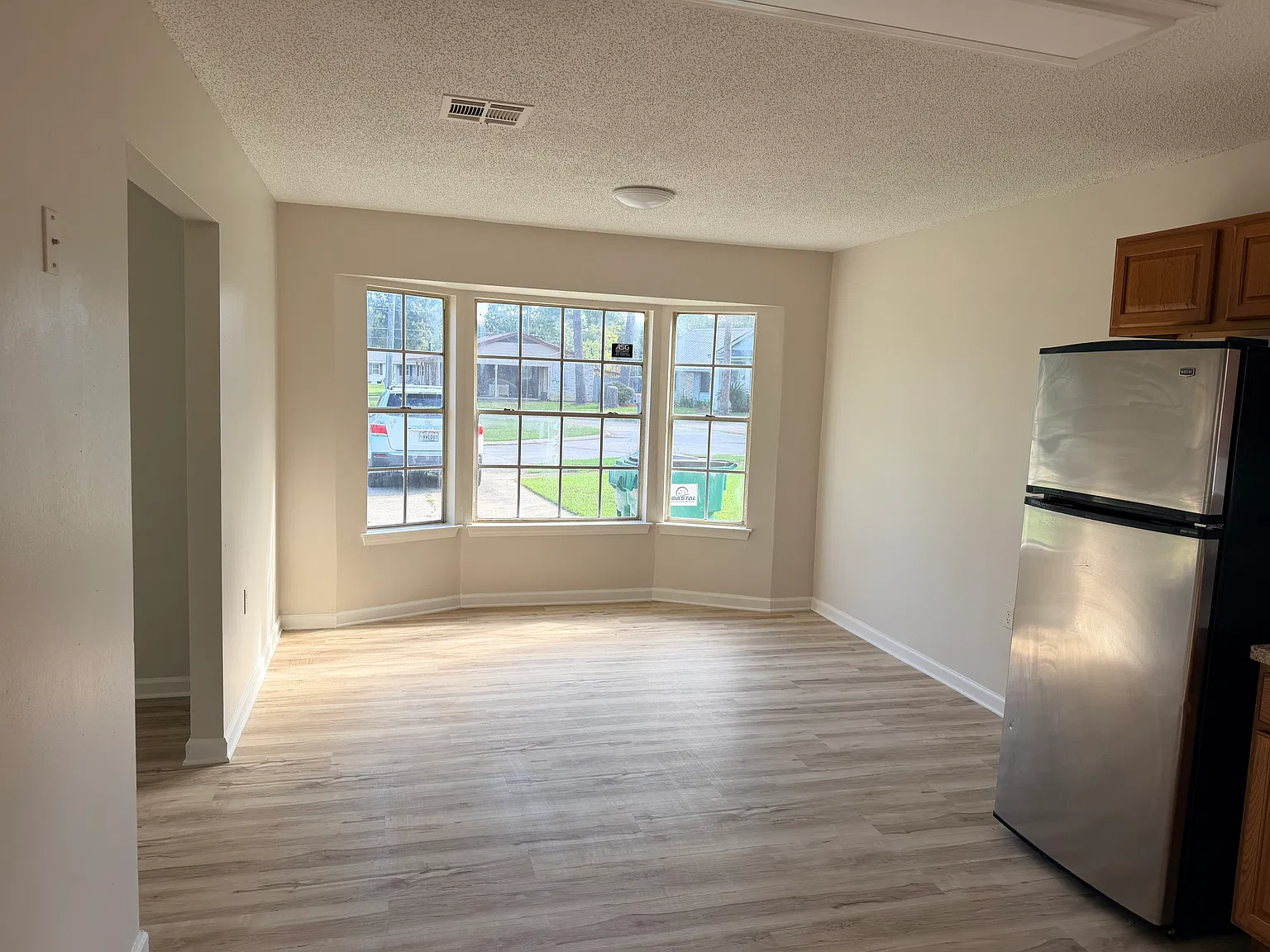 3 bed, 1685 sqft, $1,950 — Photo 2