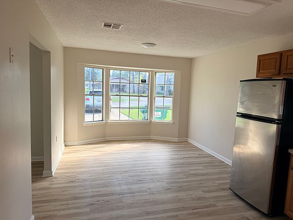 2nd image of 5 Forestwood Ct