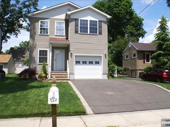 29 Waldwick Ave, Waldwick, NJ 07463