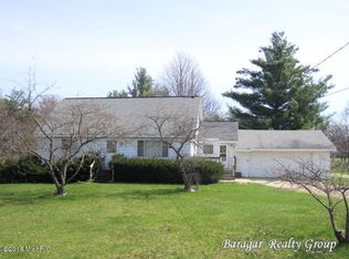 9654 Pine Island Dr, Sparta, MI 49345