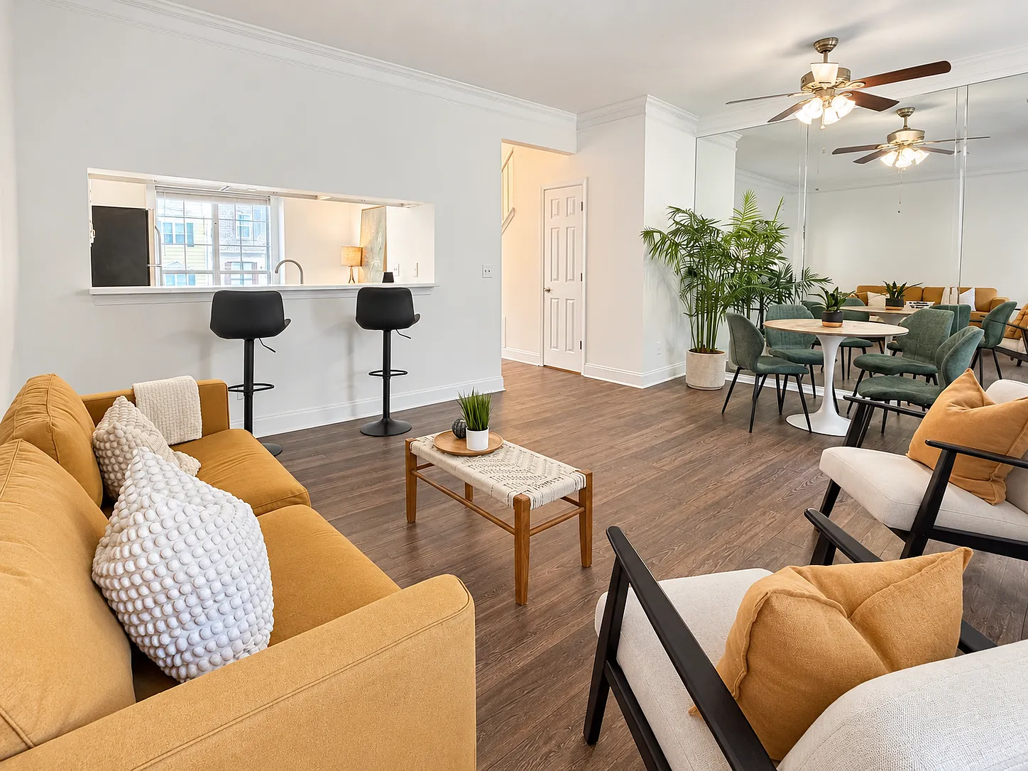 2 bed, 2.5 bath, 1208 sqft, $2,150 — Photo 4