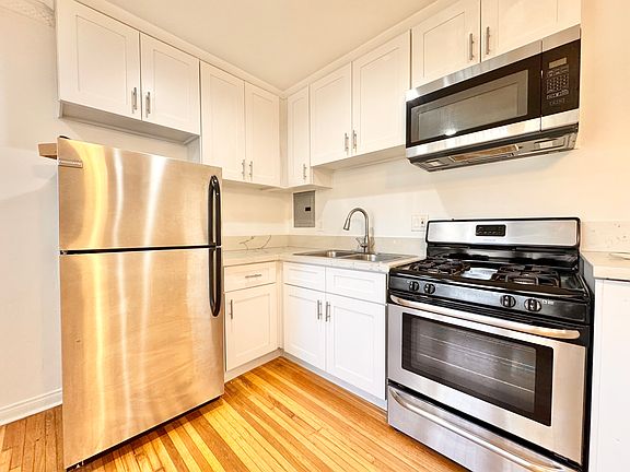 3rd image of 1516 Laurel Canyon Blvd #2