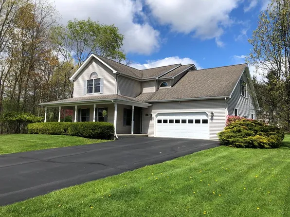 1060 Chatham Ln, Elmira, NY 14905