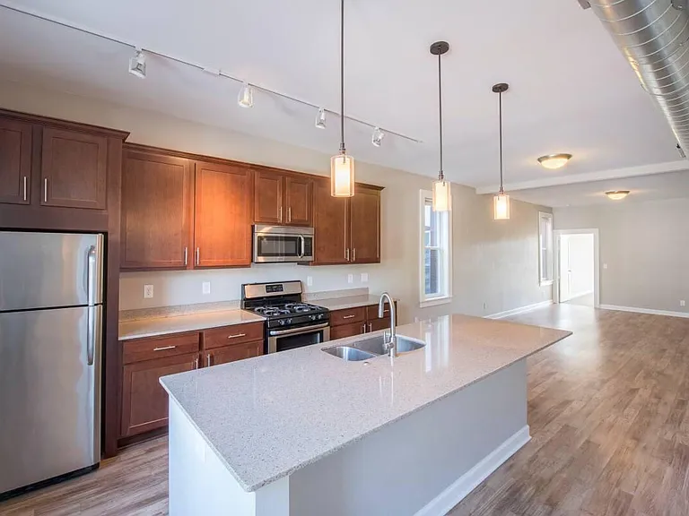 2507 S Howell Ave — Photo 1