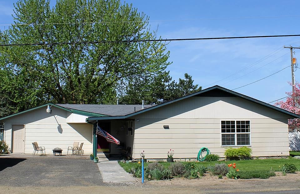 1st image of 790 S Hussey St