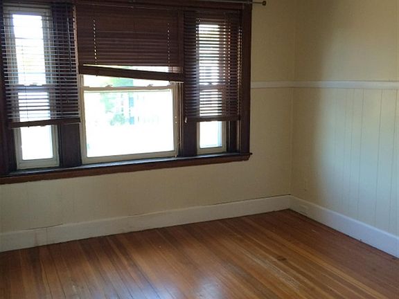 5th image of 103 Norfolk St APT 1