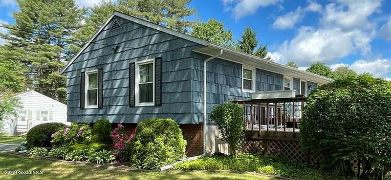 2nd image of 6 Glenwood Drive