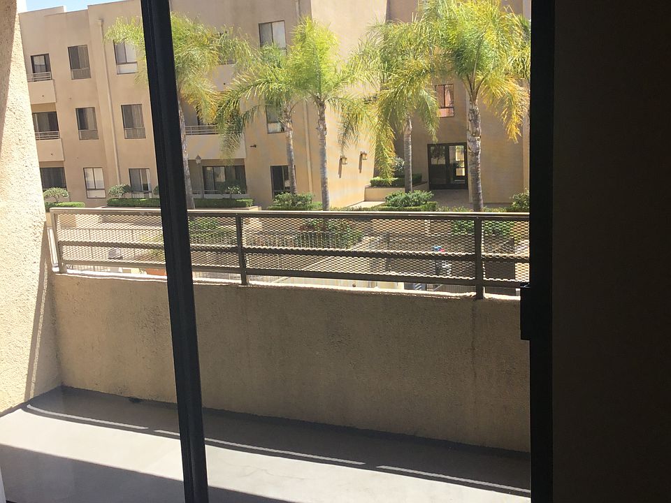 1st image of 428 Hawthorne St APT 216