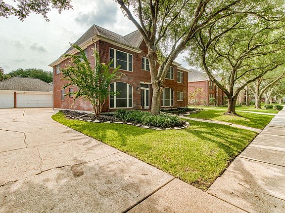 3rd image of 1410 Tulane Dr