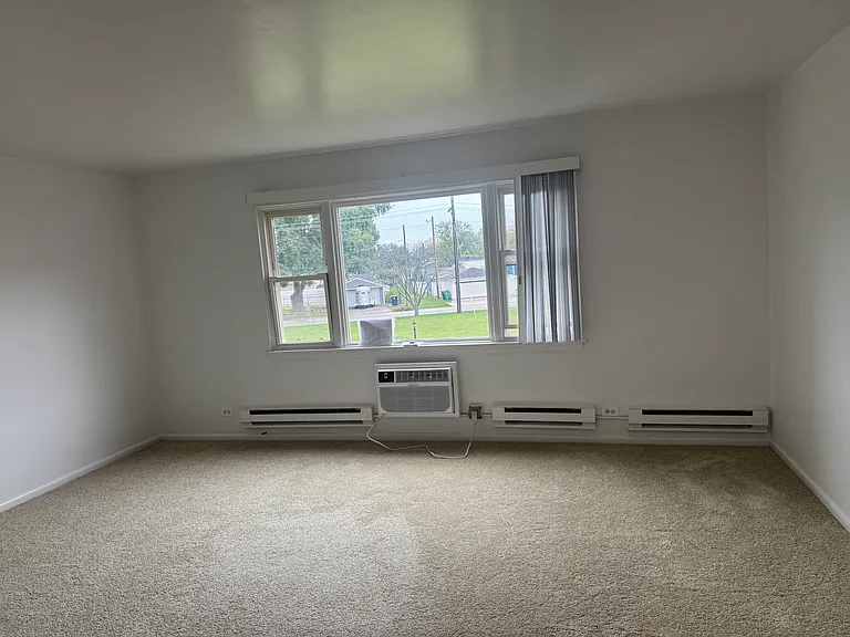 Broadview Apartments — Photo 6