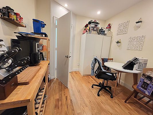 5th image of 435 W 43rd St #5X