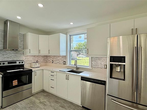 4th image of 701 New York Ave
