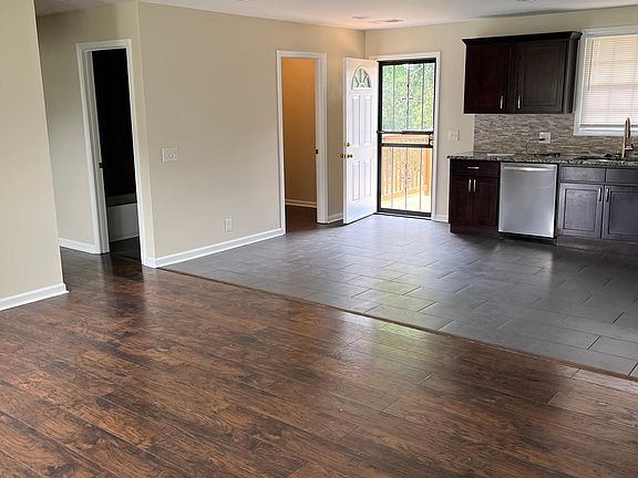 3rd image of 626 Lane Dr