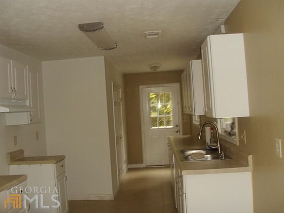 4th image of 7 Bowers Dr