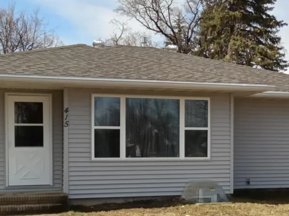415 Harris Ave S, Park River, ND 58270