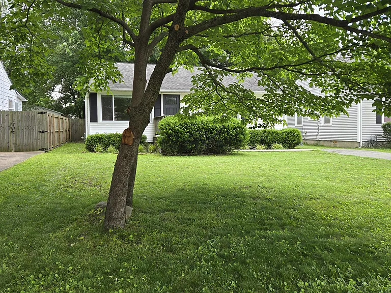 2922 Washington St — Photo 2