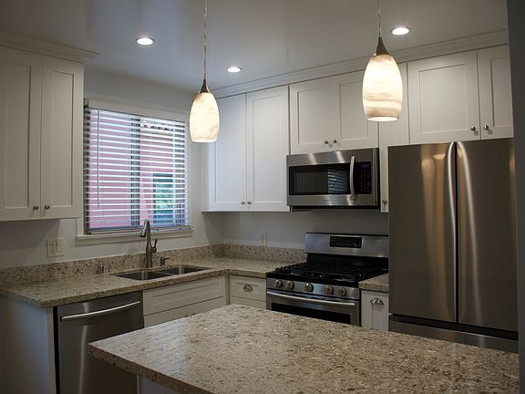 3rd image of 4123 W Toluca Lake Ave #4123