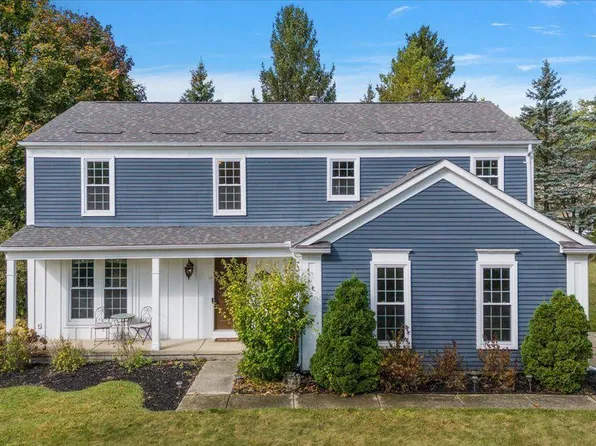 5900 Kingsfield Dr, West Bloomfield, MI 48322