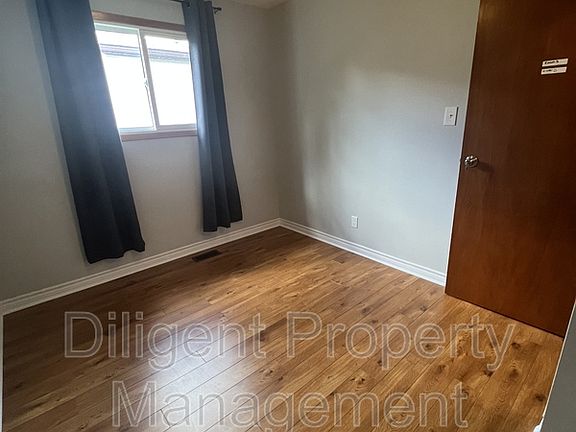 2nd image of 926 Dainard Dr