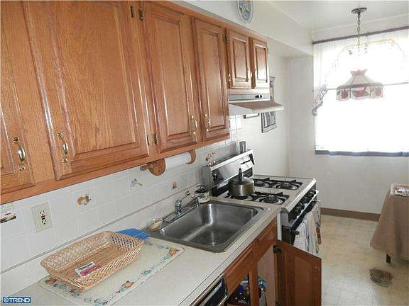 5th image of 6140 Montague St