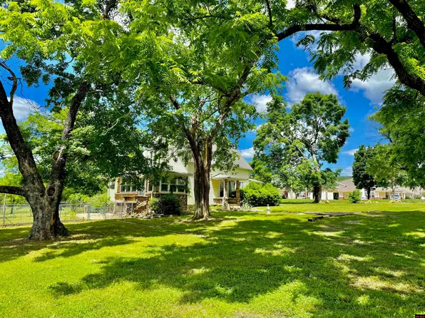802 Bucher St, Mountain Home, AR 72653