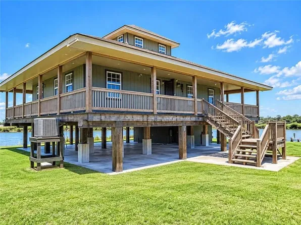 800 Anna St, Lafitte, LA 70067
