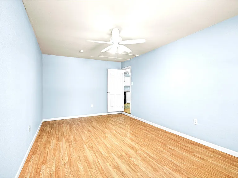 8921 Oak Knoll Ln — Photo 24