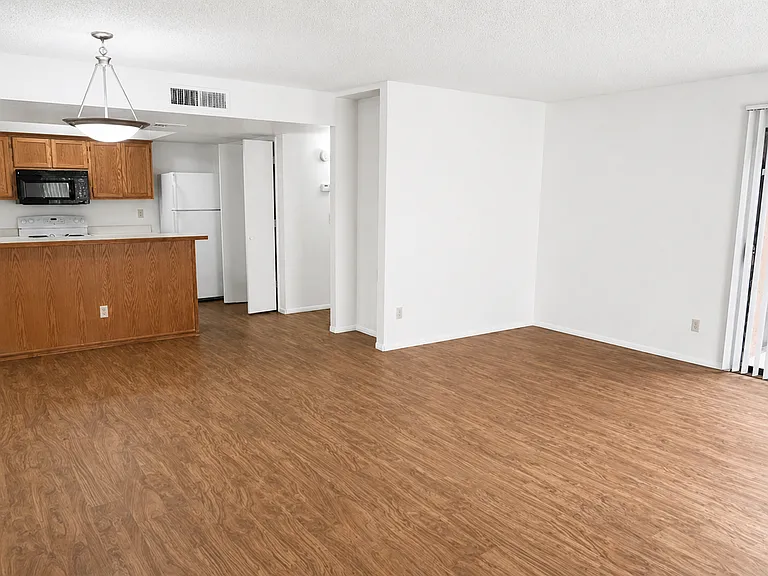 Rio Cancion Apartments — Photo 13