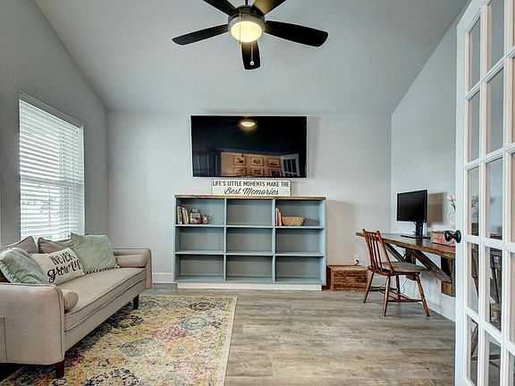4th image of 601 Cypress Forest Dr