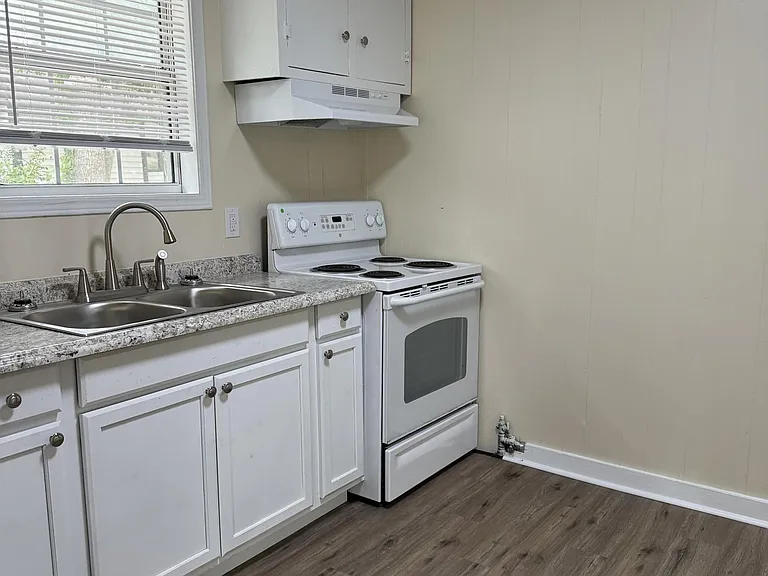 606 Cypress St #1 — Photo 4