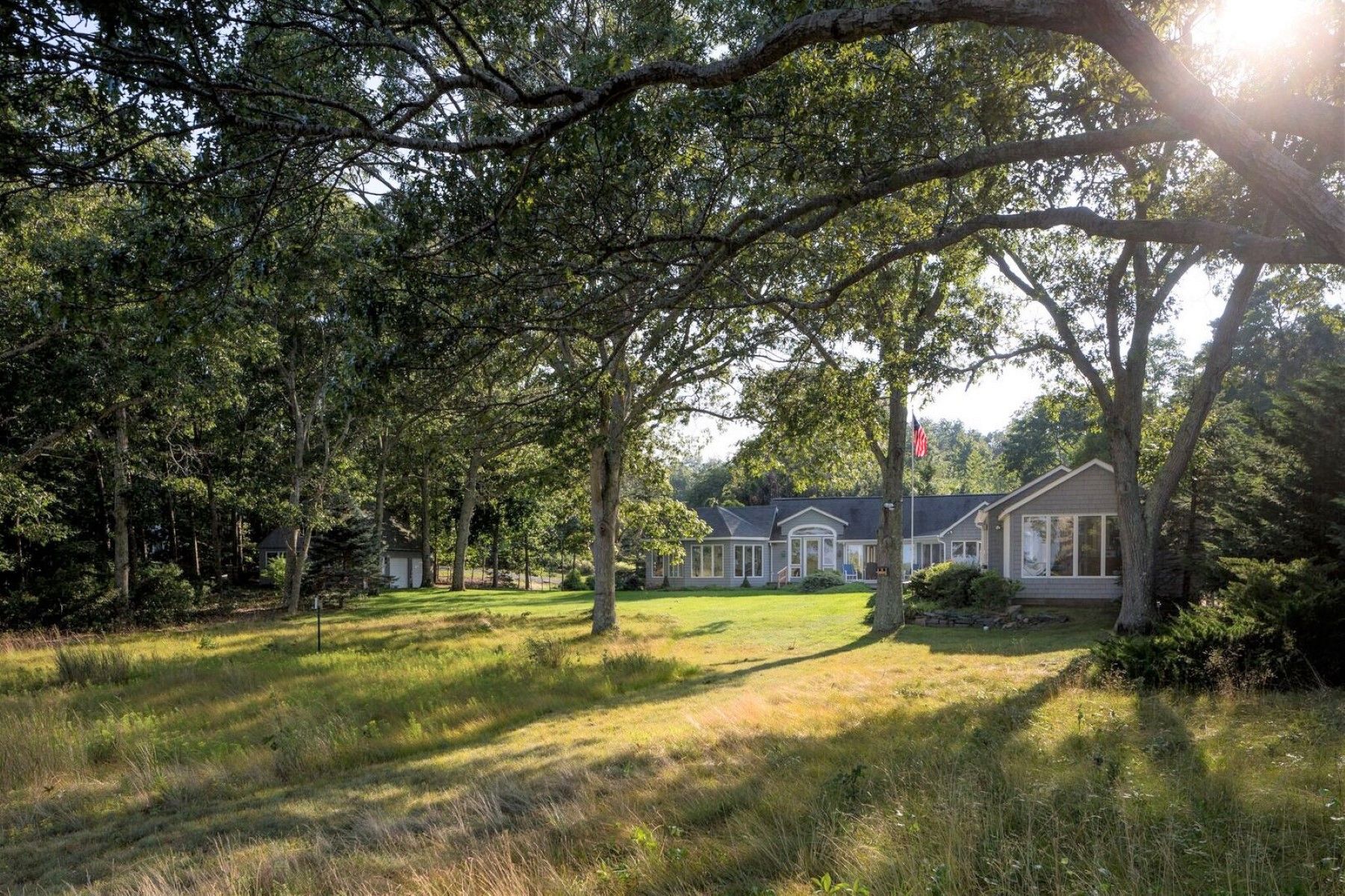 6 Squires Pond Rd C, Hampton Bays, NY 11946 Out East