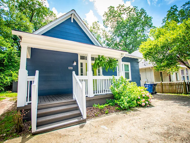 1818 Taylor Ave — Photo 4